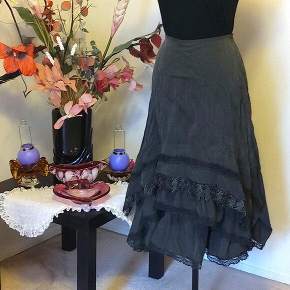 NWT Women Olive Green 3-Layers of Tiered Ruffle Lace Design Midi Skirts L 12 - Picture 3 of 15
